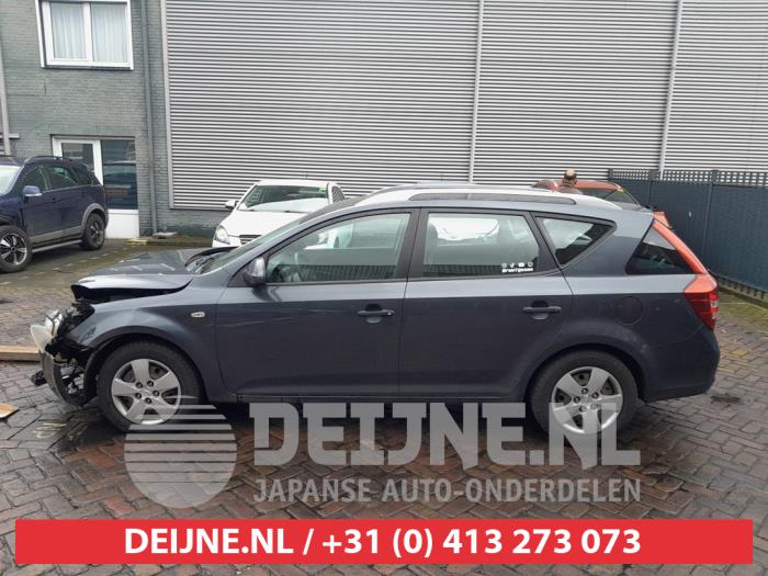 Kia Ceed Türscheibe 4-türig links vorne O722807