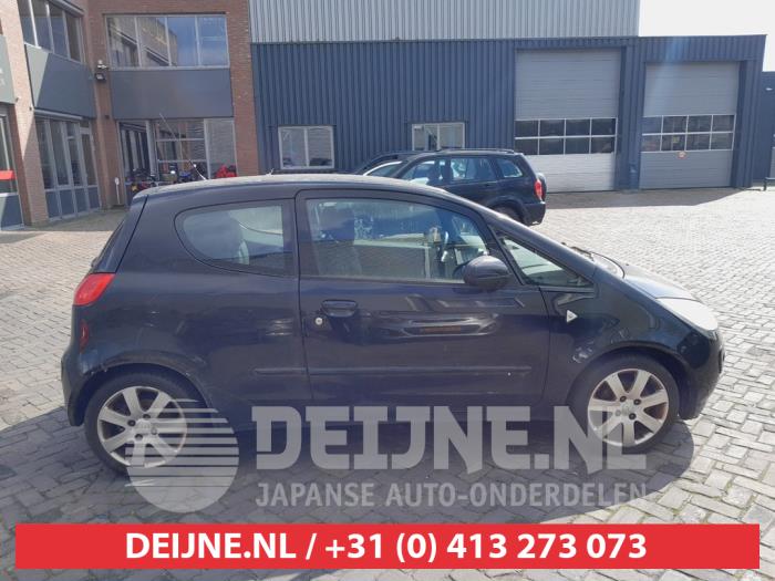 Mitsubishi Colt Türscheibe 2-türig rechts O722798