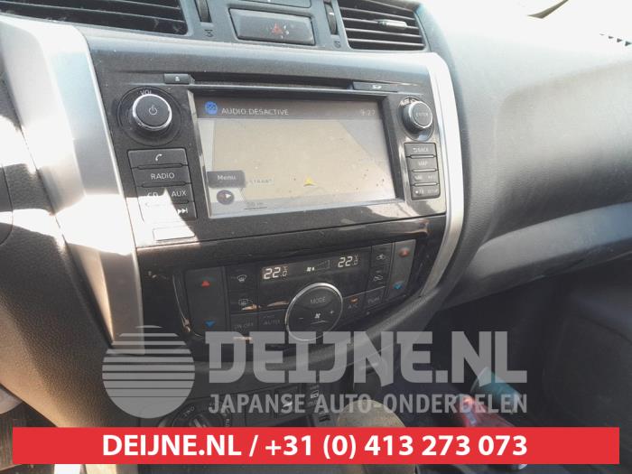 Nissan Navara Heater control panel O722878