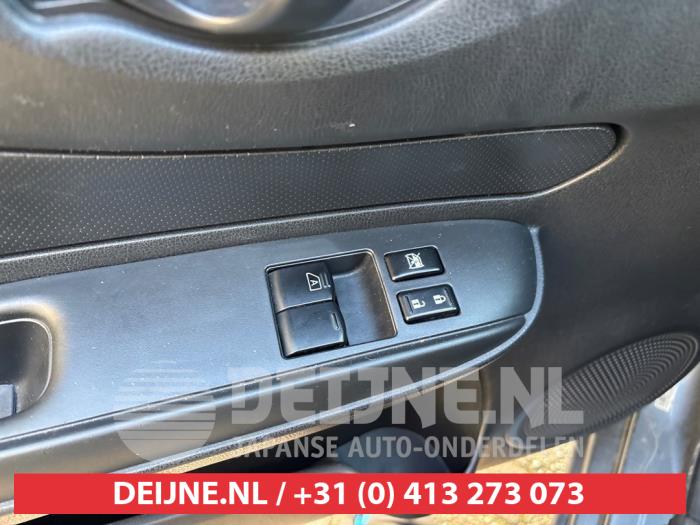Nissan Note Multi-functional window switch O722892