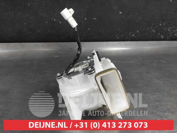 Lexus CT 200h Battery fan O722938