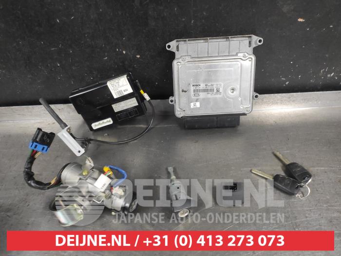Kia Ceed Engine management computer O722956