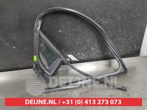 Kia Sportage Driehoeks Ruit rechts-voor O723011 foto 2