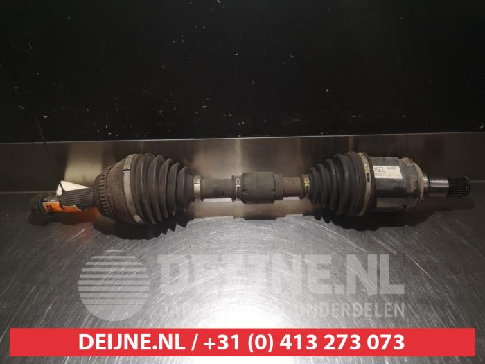 Gebruikte Steekas links-voor Toyota Avensis Verso (M20) 2.0 D-4D 16V Prijs € 35,00 Margeregeling aangeboden door V.Deijne Jap.Auto-onderdelen BV