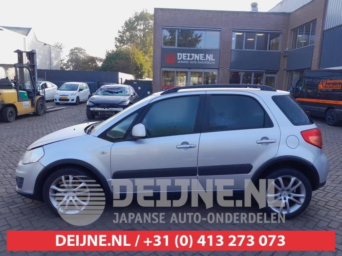 Suzuki SX-4 Kotflügel links vorne O723275