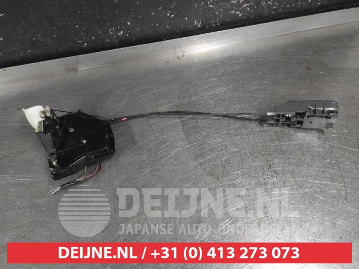 Suzuki Swift Deurslot Mechaniek 4Deurs links-voor O723320