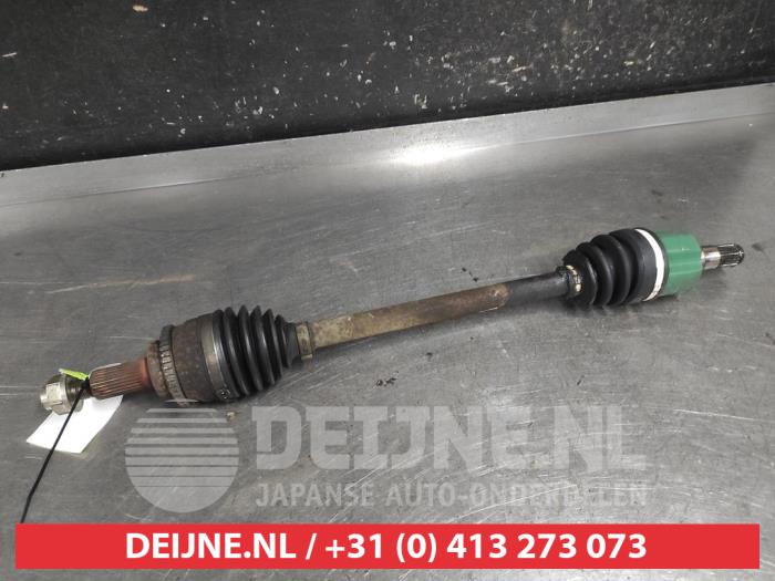 Suzuki Swift Aandrijfas links-voor O723324