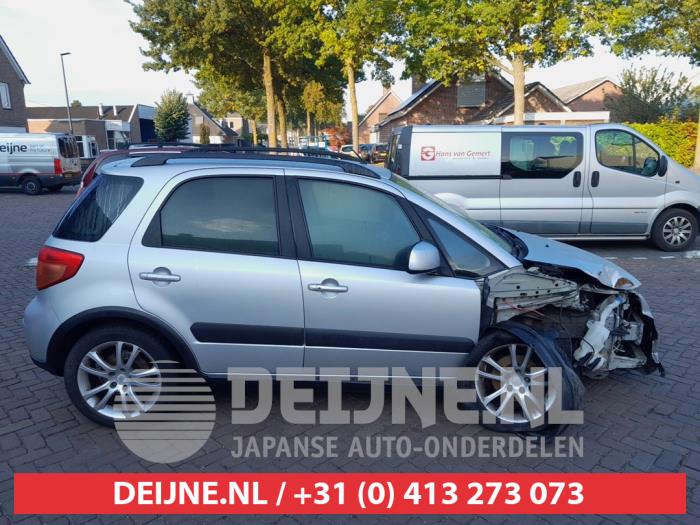 Suzuki SX-4 Extra Ruit 4Deurs rechts-voor O723340
