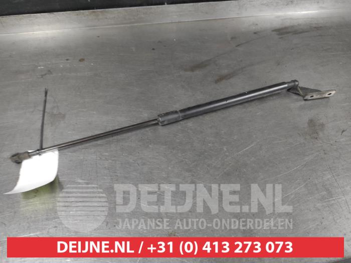 Nissan Qashqai Gasdemper links-achter O723365