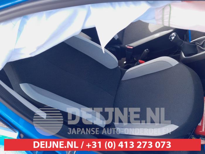 Toyota Aygo Stoel rechts O723435