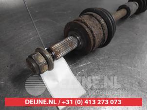 Mitsubishi Colt Aandrijfas links-voor O723506 foto 3
