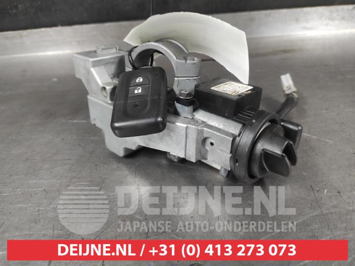 Nissan Qashqai Kontaktslot+Sleutel O723567