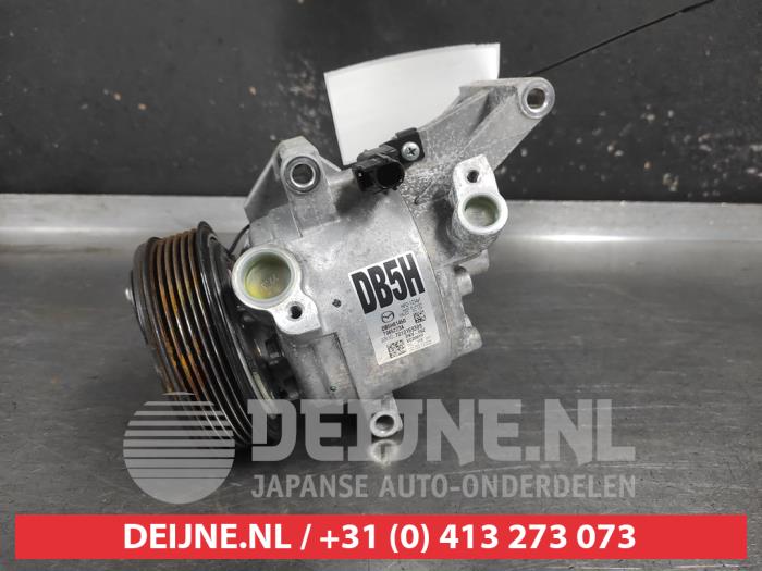 Mazda CX-3 Air conditioning pump O723675