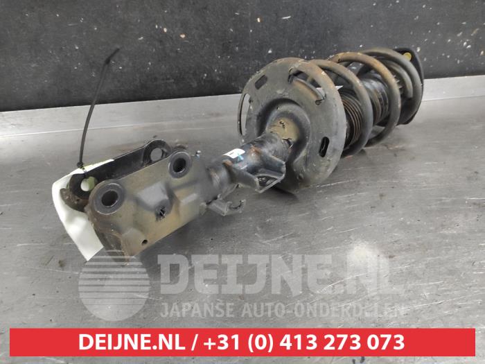 Mazda CX-3 Stoßdämpferstrebe links vorne O723722