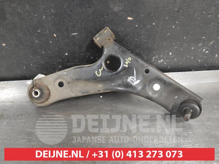 Suzuki Alto Querlenker unten rechts vorne O723768