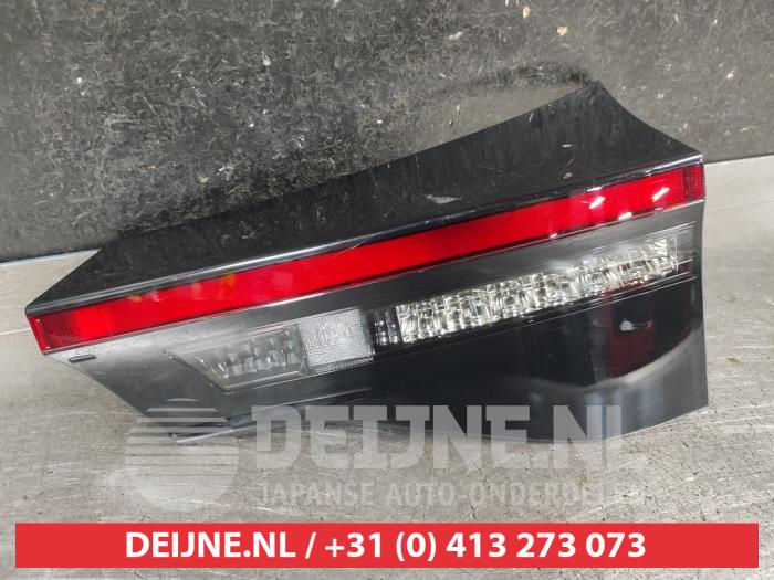 Toyota Yaris Cross Heckklappenreflektor rechts O723813