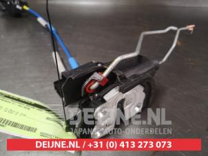 Kia Picanto Door lock mechanism 4-door, front left O723897 photo 2