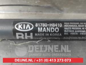 Kia Stonic Gasdämpfer rechts hinten O723980 foto 2