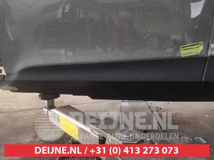 Toyota Yaris Cross Türleiste O724203