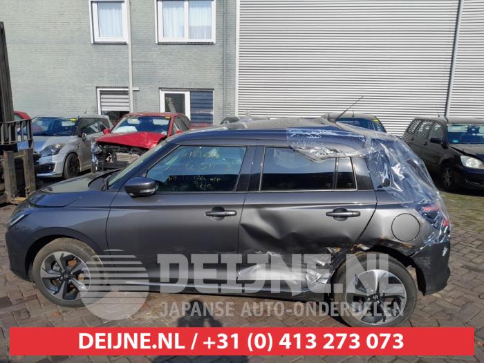 Suzuki Swift Türscheibe 4-türig links hinten O724251