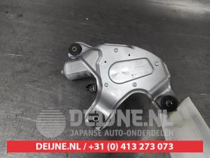 Suzuki Swift Rear wiper motor O724255 photo 2