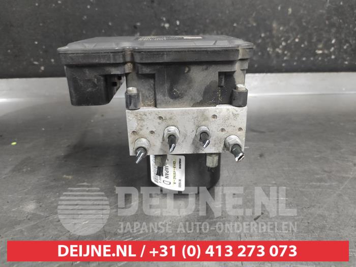 Gebruikte ABS Pomp Mazda 5 (CWA9) 2.0i 16V Prijs op aanvraag aangeboden door V.Deijne Jap.Auto-onderdelen BV