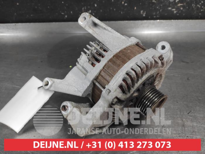 Gebruikte Dynamo Mazda 5 (CWA9) 2.0i 16V Prijs op aanvraag aangeboden door V.Deijne Jap.Auto-onderdelen BV
