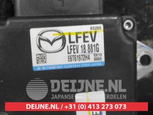 Mazda 5 Kontaktslot+Sleutel O724365 foto 2