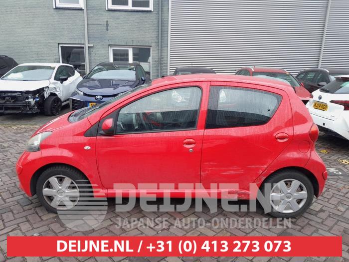 Toyota Aygo Türscheibe 4-türig links vorne O724385