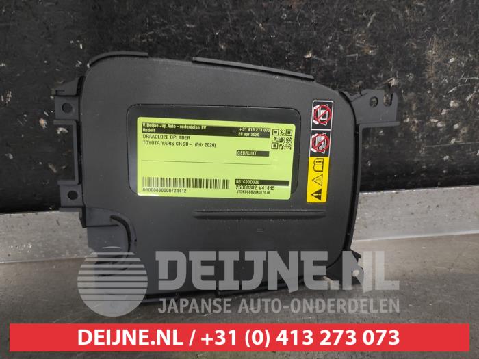 Toyota Yaris Cross Drahtloses Ladegerät O724412