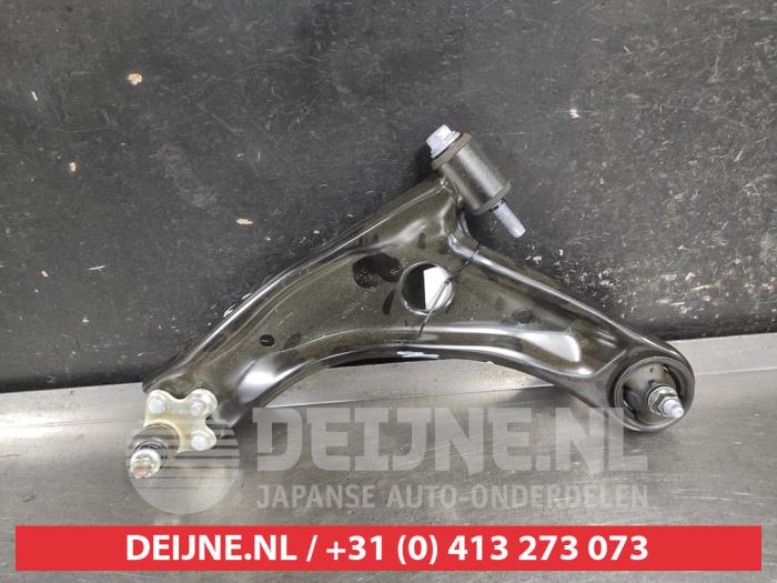 Toyota Yaris Cross Querlenker unten links vorne O724414