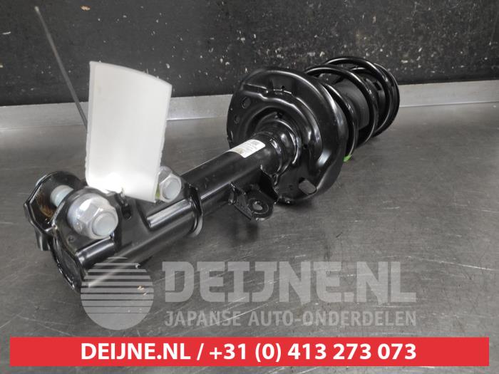 Toyota Yaris Cross Stoßdämpferstrebe rechts vorne O724422