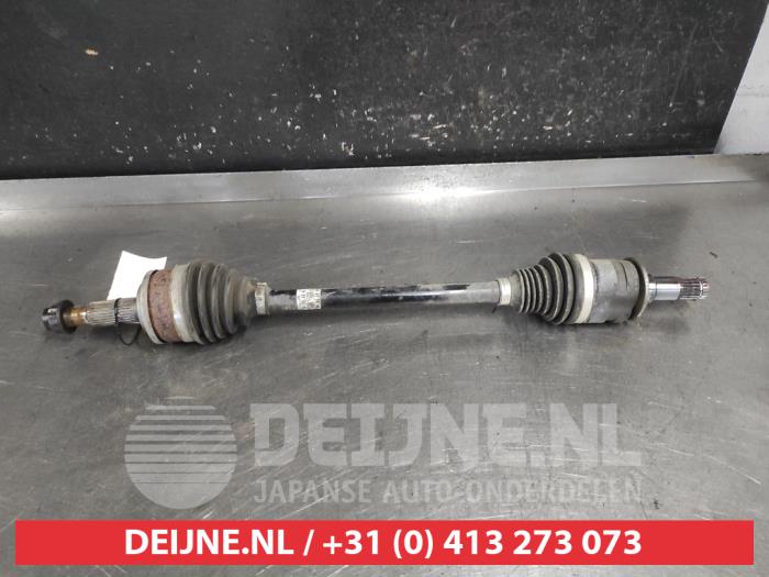Toyota Yaris Antriebswelle links vorne O724463