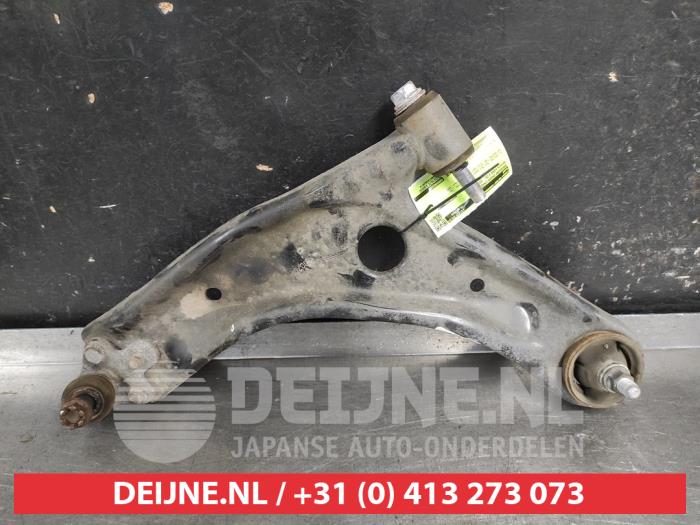 Toyota Yaris Draagarm onder links-voor O724467