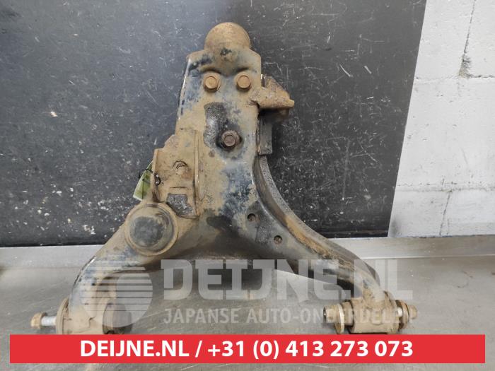 Mitsubishi Pajero Querlenker unten links vorne O724695