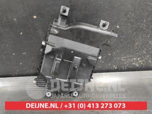 Suzuki Swift Air box O724780 photo 2