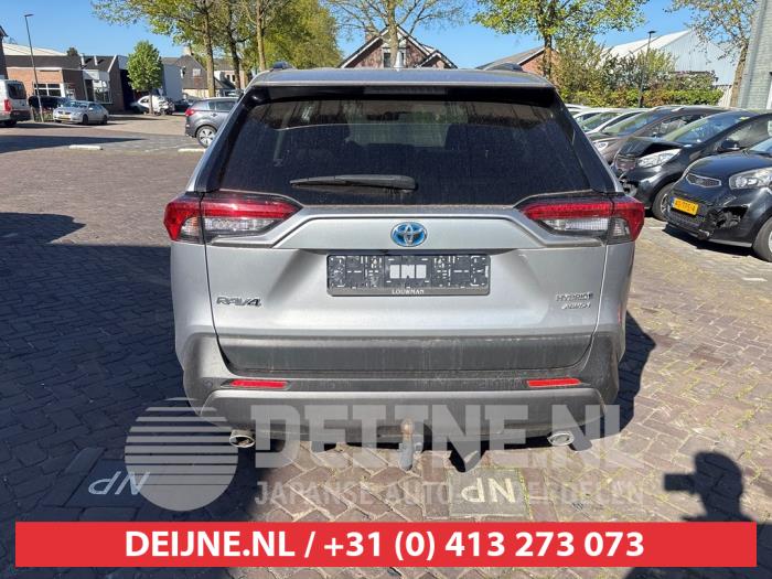Toyota Rav-4 Tailgate O724809