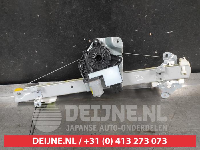 Nissan Juke Ruitmechaniek 4Deurs links-voor O724865