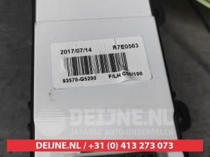 Kia Niro Combischakelaar ramen O724913 foto 3