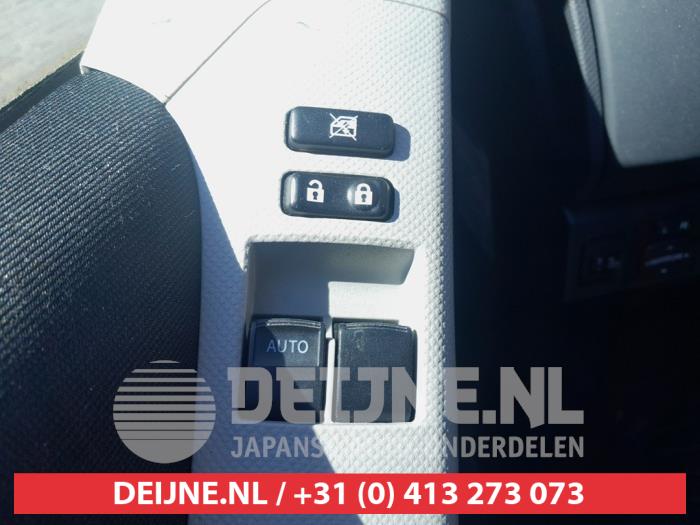 Toyota Yaris Combischakelaar ramen O724954