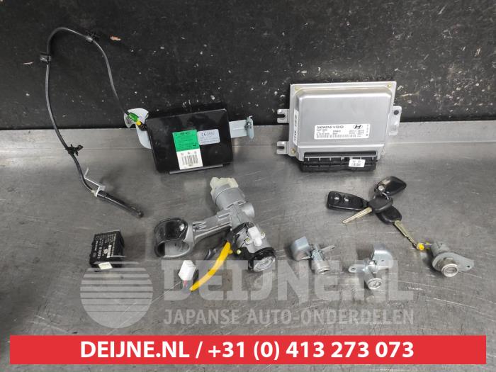 Hyundai Tucson Engine management computer O725050