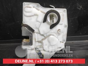 Suzuki Swift Door lock mechanism 4-door, front left O725258 photo 3