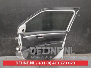 Suzuki Swift Tür 4-türig rechts vorne O725275 foto 2