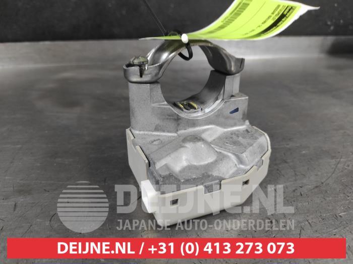 Nissan Navara Lenkradschloss O725379