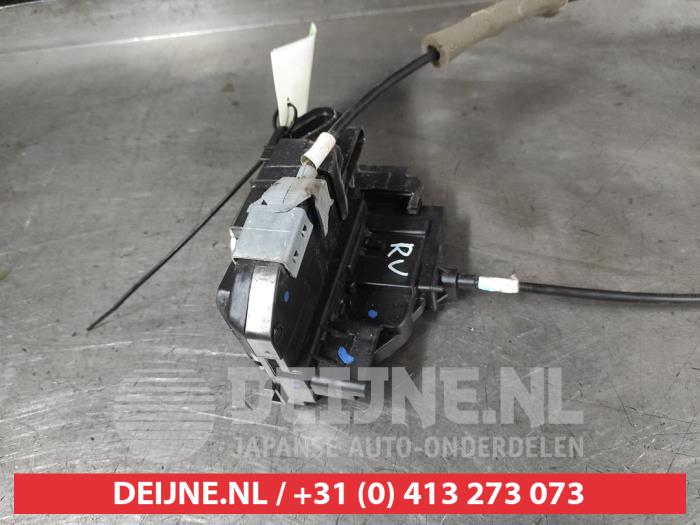 Nissan Navara Front door lock mechanism 4-door, right O725391