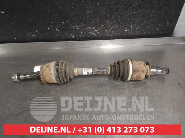 Gebruikte Steekas links-voor Nissan NP 300 Navara (D23) 2.3 dCi twinturbo 16V 4x4 Prijs op aanvraag aangeboden door V.Deijne Jap.Auto-onderdelen BV