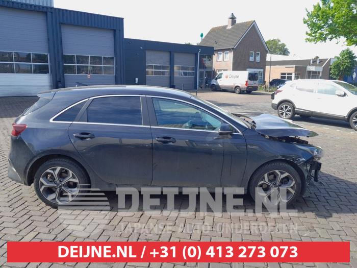 Kia Ceed Türscheibe 4-türig rechts vorne O725444