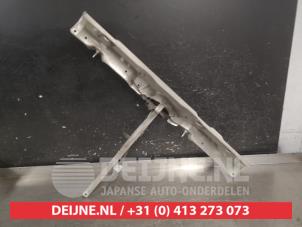Toyota Yaris Verso Schlossträger vorne O725461 foto 3