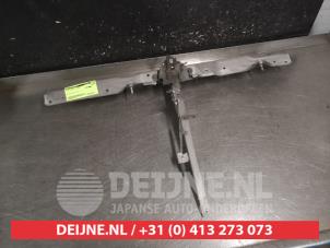 Toyota Yaris Verso Schlossträger vorne O725461 foto 2