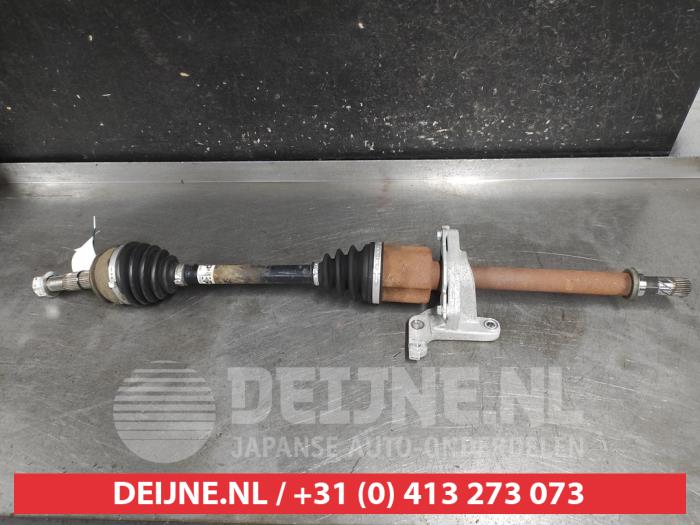 Nissan Qashqai Front drive shaft, right O725566